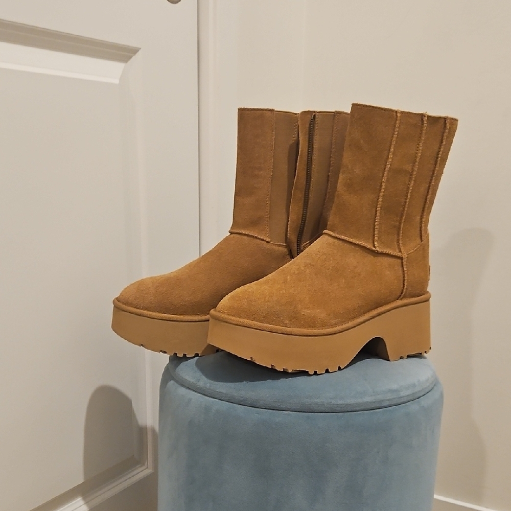 UGG Brown Platform Winter Boots - Picture 4 of 10